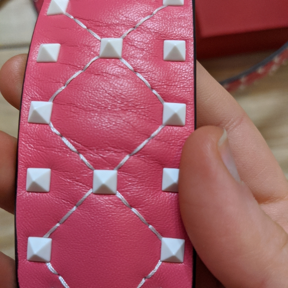 Valentino Pink Rockstud Leather Guitar Strap - Picture 4 of 6